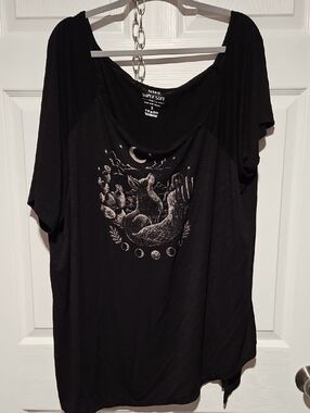 Torrid Black Scoop Neck Fox Moon Graphic Tee